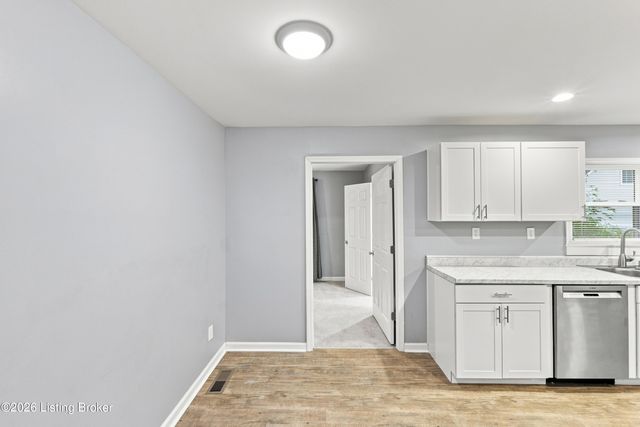2413 Elmore St, Louisville, KY 40216