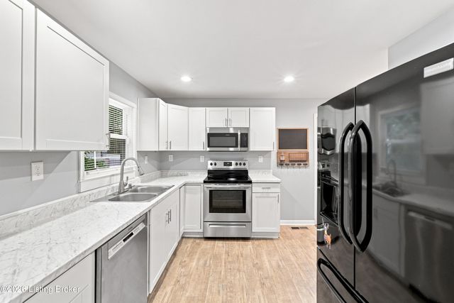 2413 Elmore St, Louisville, KY 40216