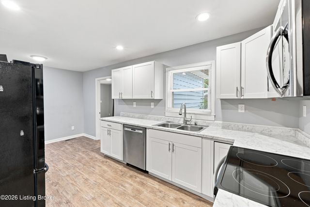 2413 Elmore St, Louisville, KY 40216
