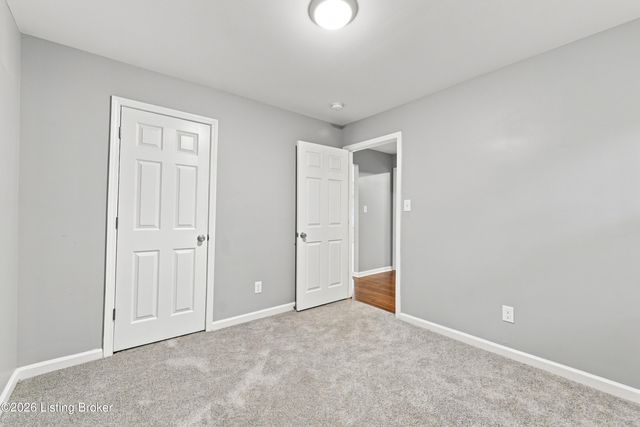 2413 Elmore St, Louisville, KY 40216