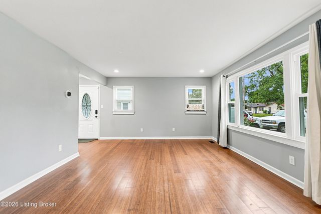 2413 Elmore St, Louisville, KY 40216