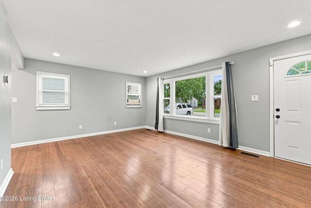 2413 Elmore St, Louisville, KY 40216