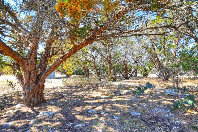 270 Sanders Rd, Center Point, TX 78010