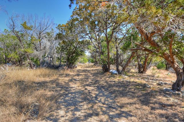 270 Sanders Rd, Center Point, TX 78010