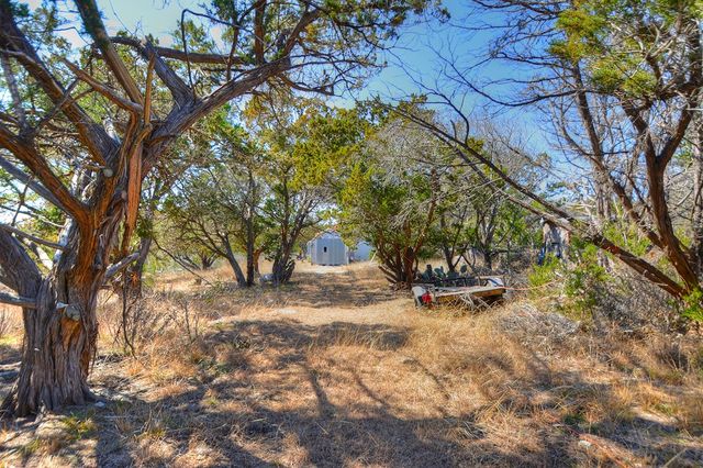 270 Sanders Rd, Center Point, TX 78010