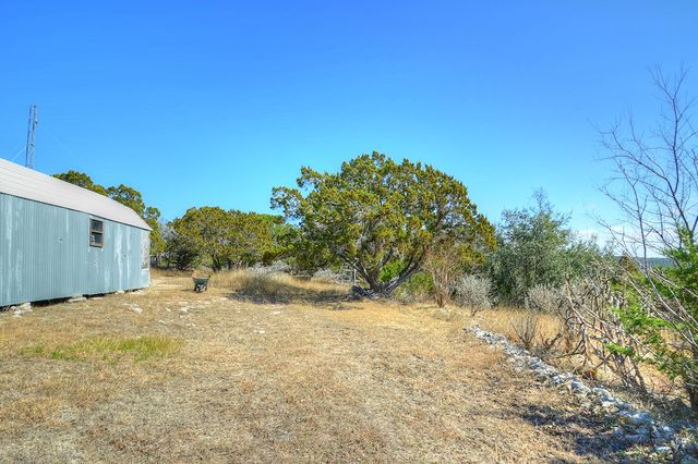 270 Sanders Rd, Center Point, TX 78010