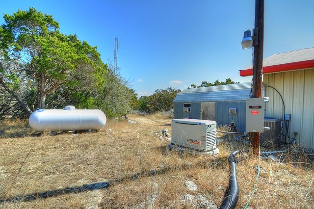 270 Sanders Rd, Center Point, TX 78010