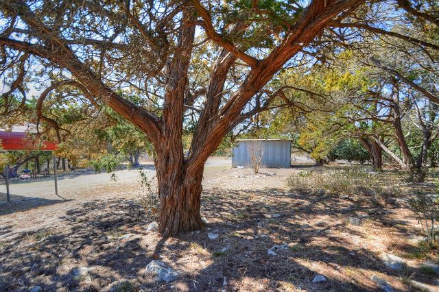 270 Sanders Rd, Center Point, TX 78010