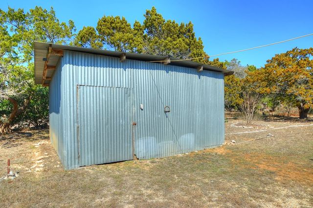 270 Sanders Rd, Center Point, TX 78010