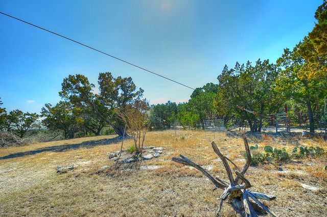 270 Sanders Rd, Center Point, TX 78010