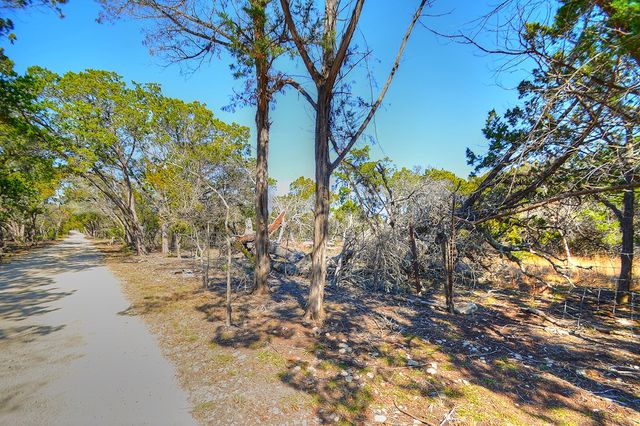 270 Sanders Rd, Center Point, TX 78010