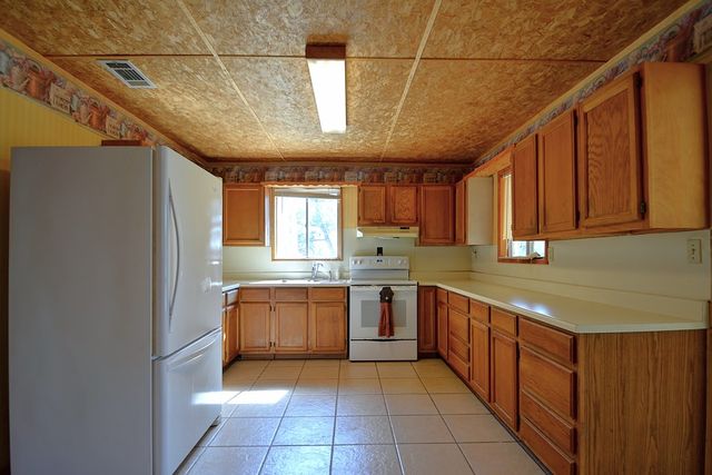 270 Sanders Rd, Center Point, TX 78010