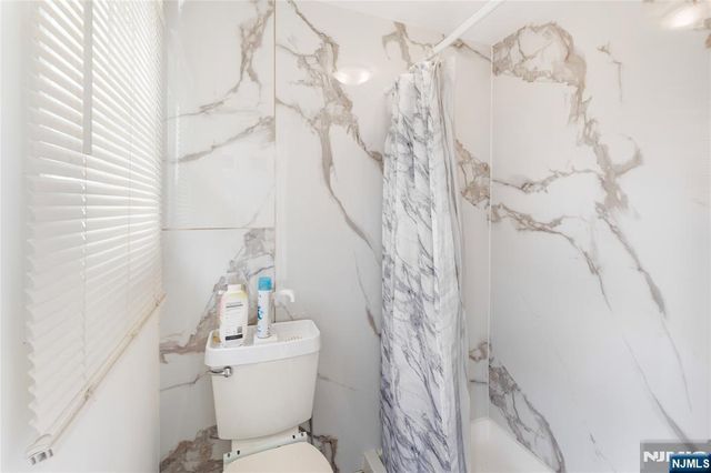 100 Washington Place, Teaneck, NJ 07666