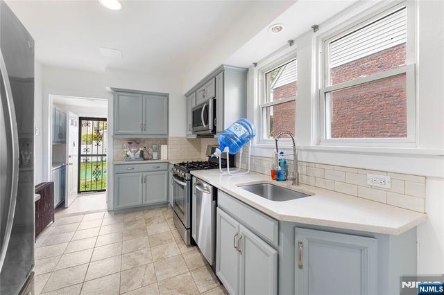 100 Washington Place, Teaneck, NJ 07666