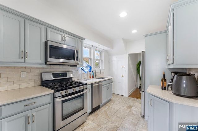 100 Washington Place, Teaneck, NJ 07666