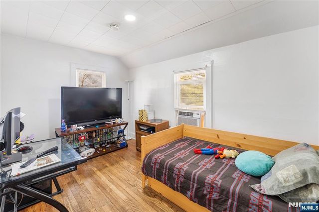 100 Washington Place, Teaneck, NJ 07666