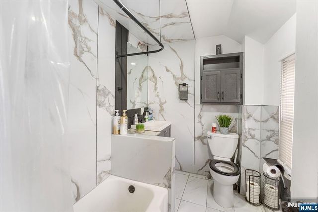 100 Washington Place, Teaneck, NJ 07666