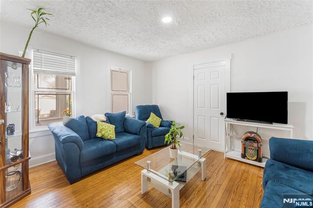 100 Washington Place, Teaneck, NJ 07666