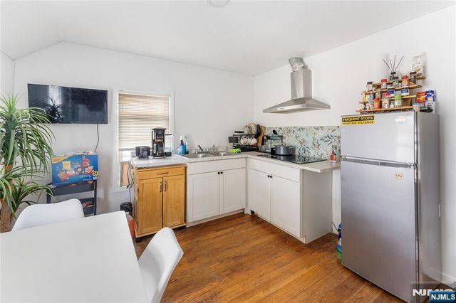 100 Washington Place, Teaneck, NJ 07666