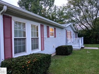 1370 S Graham Road, Flint Twp, MI 48532