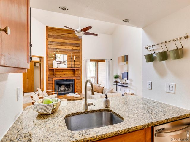2960 Shadow Creek Drive 302, Boulder, CO 80303