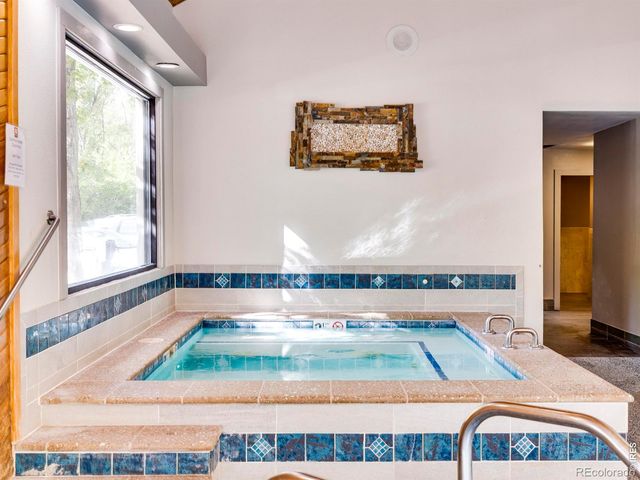2960 Shadow Creek Drive 302, Boulder, CO 80303