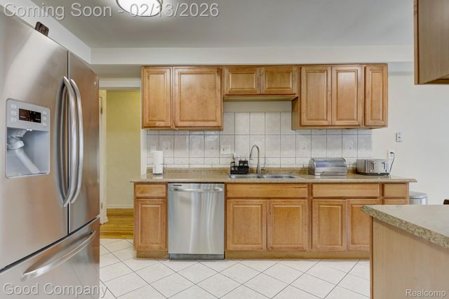 23530 Beverly Street, Oak Park, MI 48237