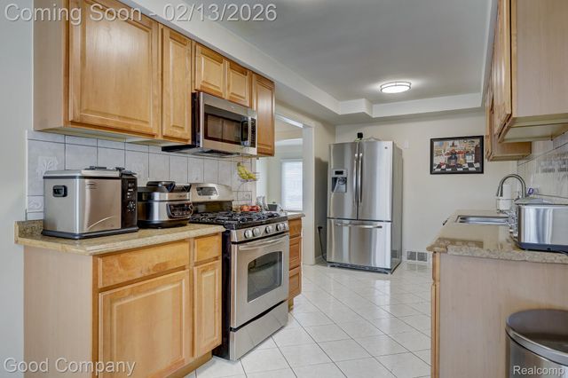 23530 Beverly Street, Oak Park, MI 48237