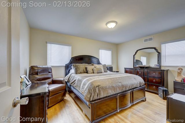 23530 Beverly Street, Oak Park, MI 48237