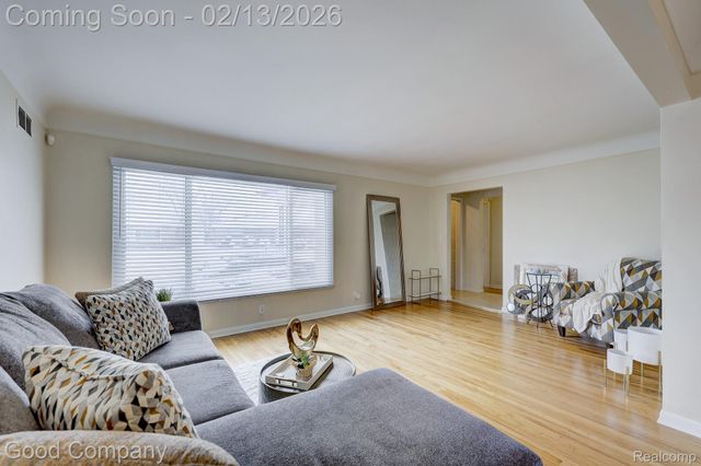 23530 Beverly Street, Oak Park, MI 48237