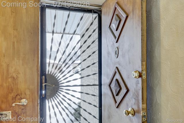 23530 Beverly Street, Oak Park, MI 48237