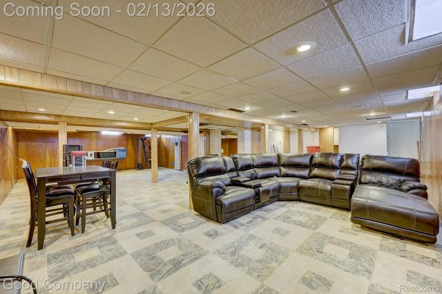 23530 Beverly Street, Oak Park, MI 48237