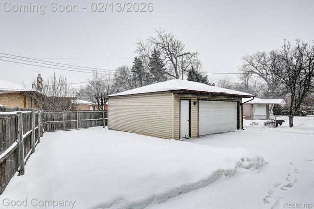 23530 Beverly Street, Oak Park, MI 48237
