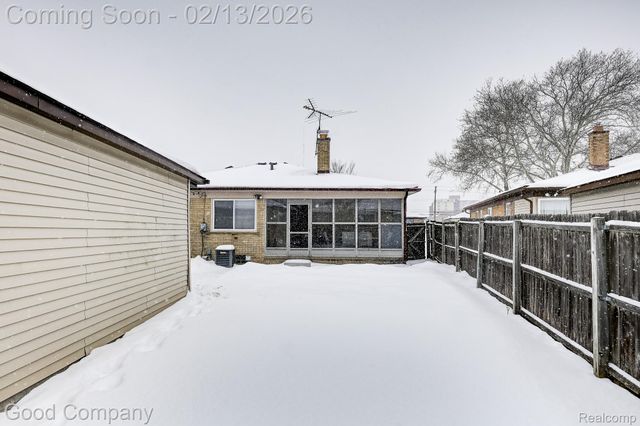 23530 Beverly Street, Oak Park, MI 48237