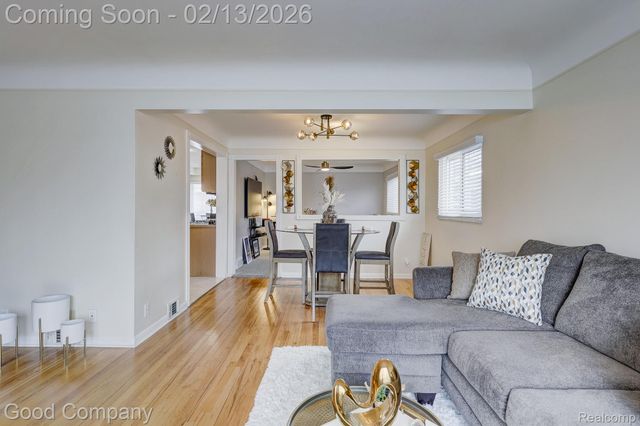 23530 Beverly Street, Oak Park, MI 48237