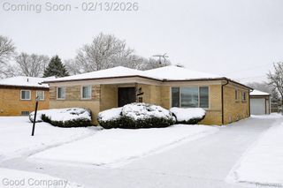 23530 Beverly Street, Oak Park, MI 48237