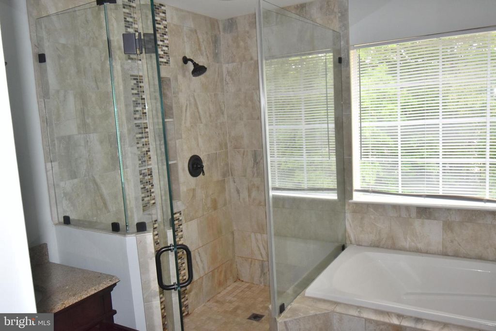 Image 12 of property listing at 10409 BLACKSTONE AVE, Cheltenham, MD 20623