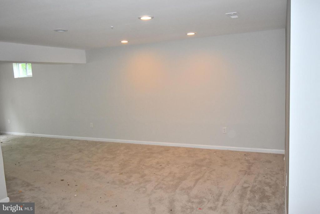 Image 13 of property listing at 10409 BLACKSTONE AVE, Cheltenham, MD 20623