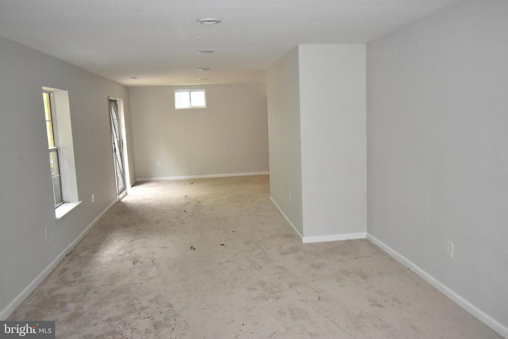 Image 14 of property listing at 10409 BLACKSTONE AVE, Cheltenham, MD 20623