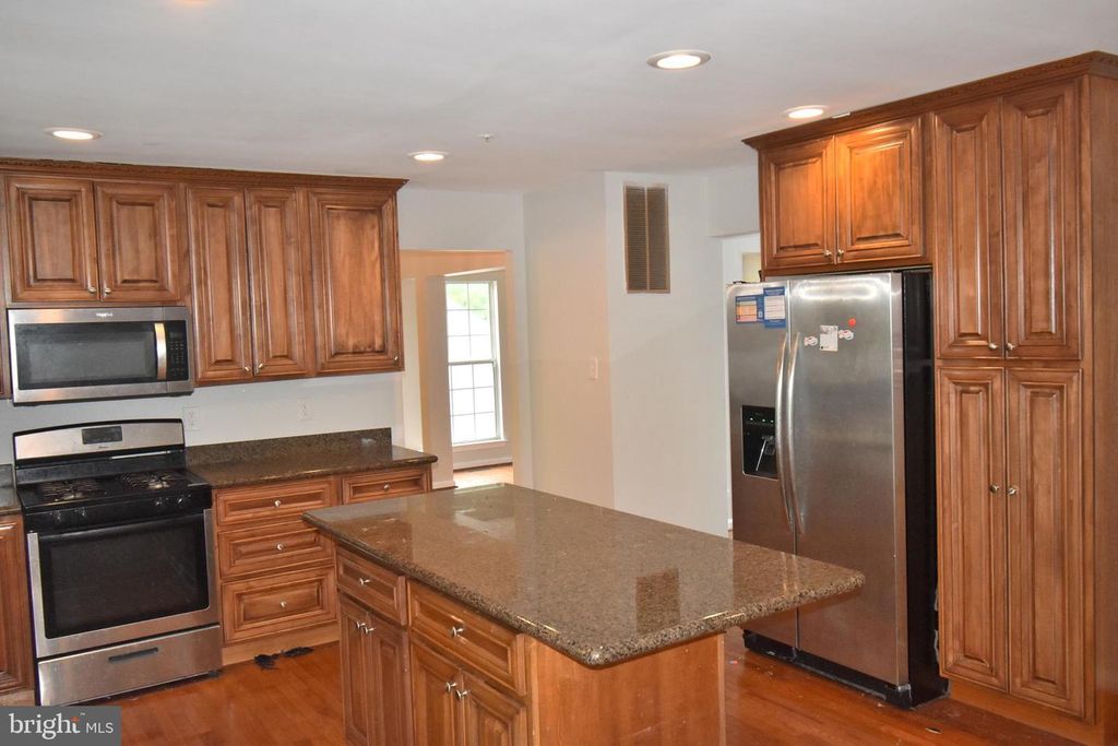 Image 5 of property listing at 10409 BLACKSTONE AVE, Cheltenham, MD 20623