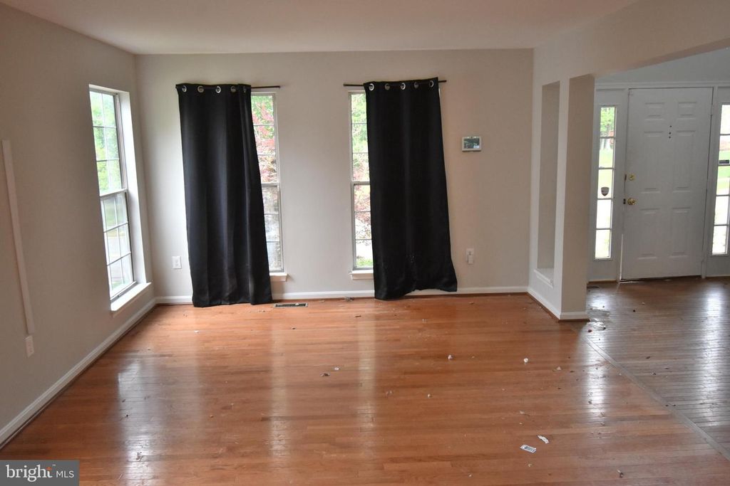 Image 7 of property listing at 10409 BLACKSTONE AVE, Cheltenham, MD 20623