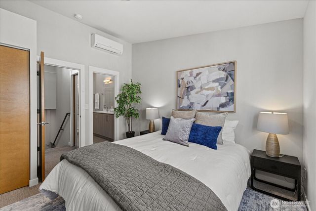 6249 8th Avenue NW, Seattle, WA 98107