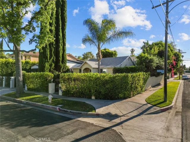 4951 Enfield Avenue, Encino, CA 91316