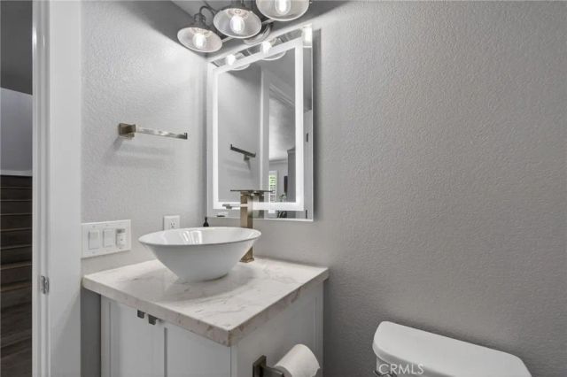 879 Derby, Corona, CA 92882