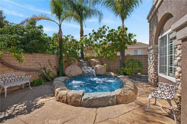 879 Derby, Corona, CA 92882