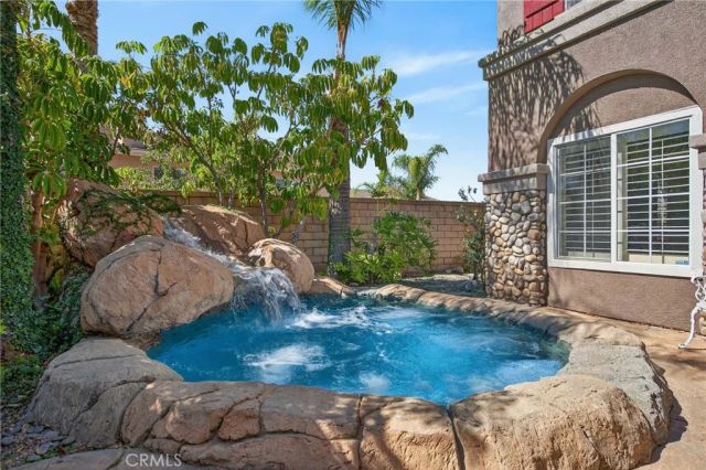 879 Derby, Corona, CA 92882