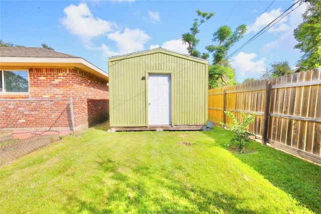 1005 Wilburn Street, League City, TX 77573