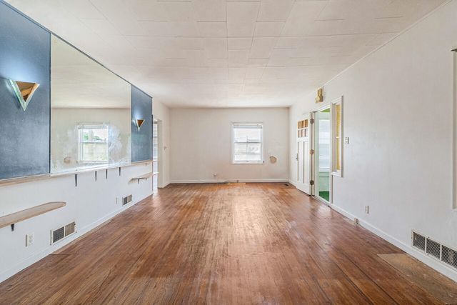 429 N 6TH Street, Council Bluffs, IA 51503