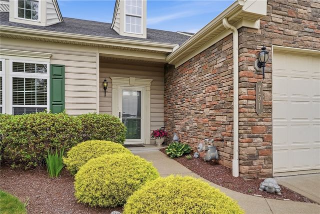 751 Marigold Ct, Collier Twp, PA 15017