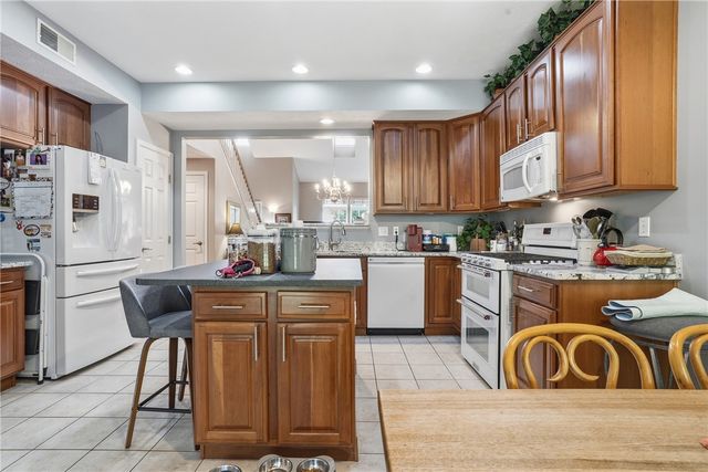 751 Marigold Ct, Collier Twp, PA 15017